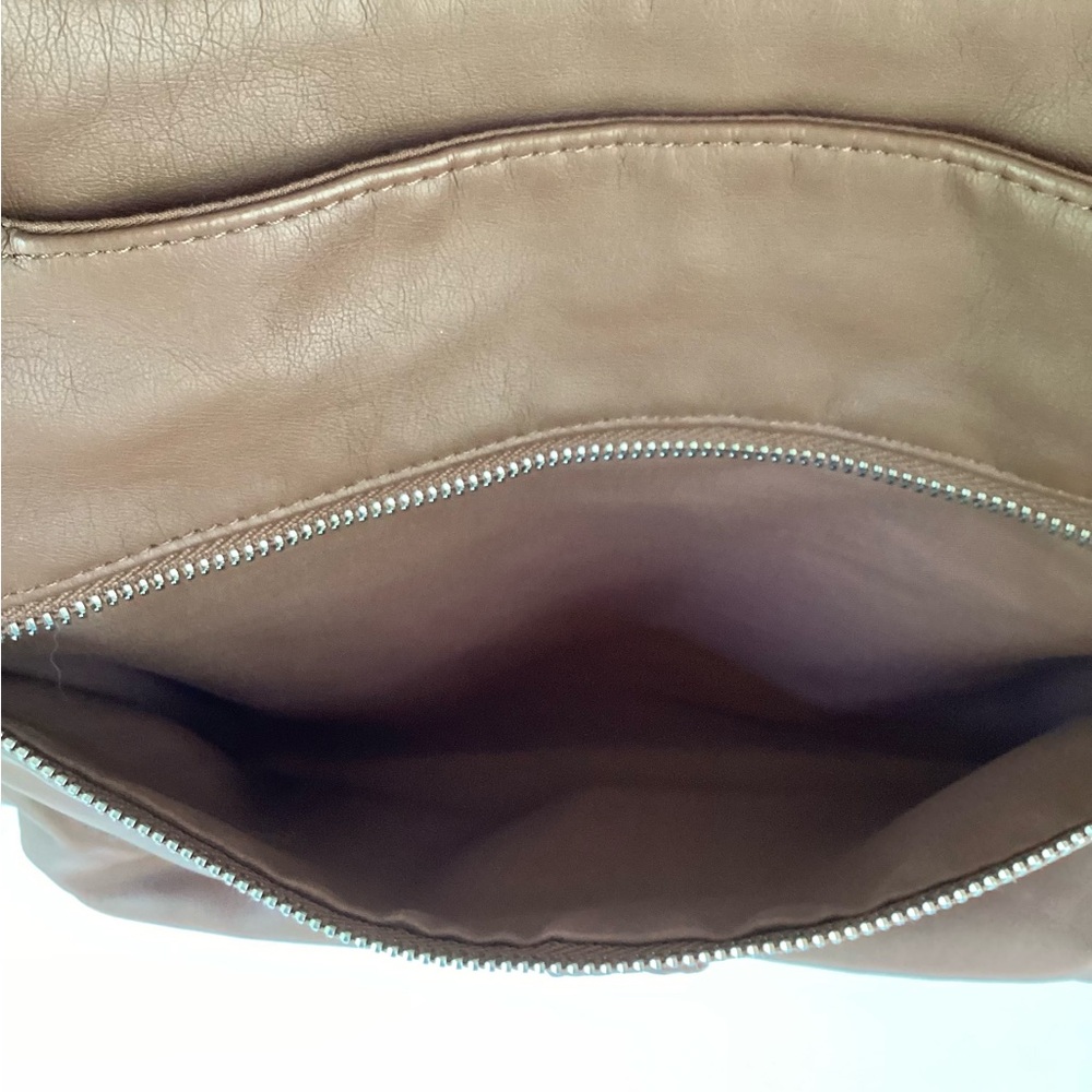 Bueno Bag Purse Brown Shoulder Adjustable Strap Zippers Pockets Leather - Picture 9 of 16